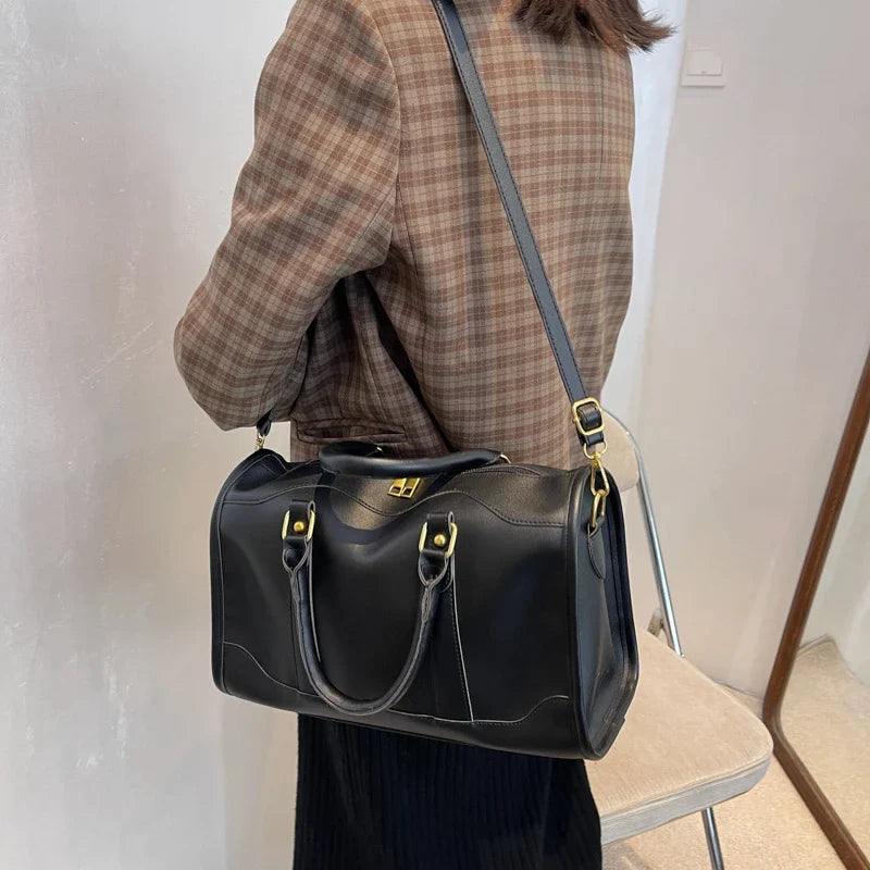 Women's Bags Large Capacity Travel Bag Sports Gym Bag Outdoor Shoulder Crossbody Bag Weekend Duffle Bag Female Handbag and Purse