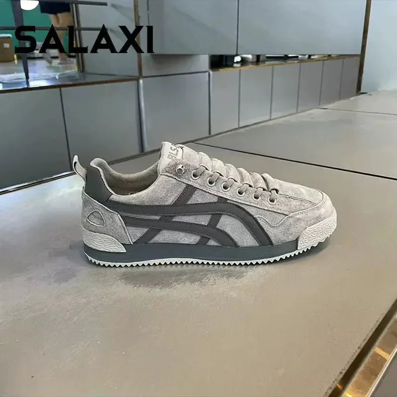 White Canvas Shoes Breathable Casual Shoes Korean Men Slip-on Couples Sneakers Comfortable Outdoor Sneakers Walking Flats Shoes (Available)