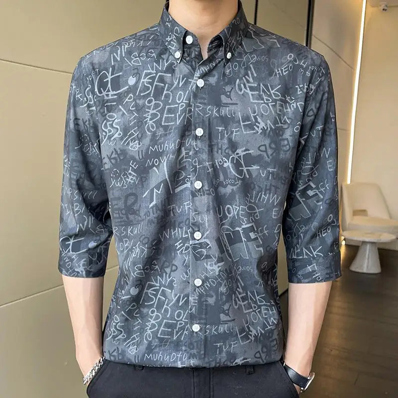 Men's Stylish 3/4 Sleeve Shirt English Letter Print Casual Turn-Down Collar Summer Fashion Breathable Loose Fit Top