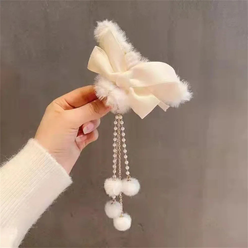 New Elegant Plush Hair Claw Plush Bow Tassel Temperament Girls Women Headdress Shark Clip Winter Accessories Hair Cute