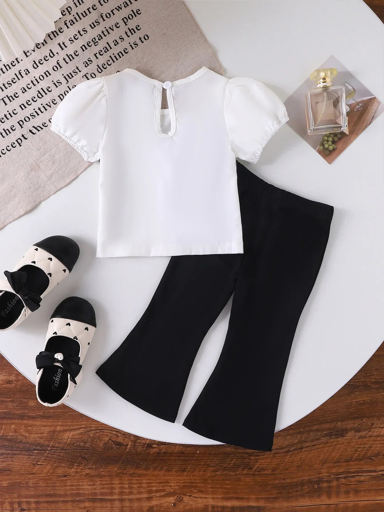 Europe  United States summer girl suit new temperament girl suit  child bubble sleeve short sleeve + micro pants two-piece set
