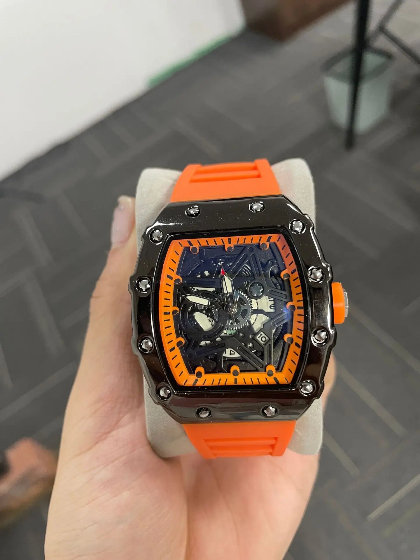 Men Watches Light Luxury Brand Domineering Beauty Trend  Pentagram Luminous Wine Barrel Shaped Male Fashion Quartz Clock Watch