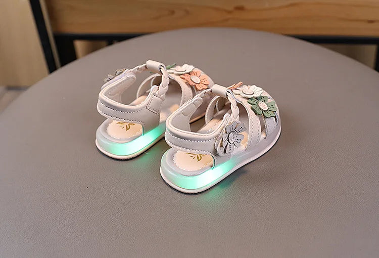 New Fashion LED Light Kid Shoes Simple Versatile Retro Girl Shoe Princess Flower Lightweight  Elegant Kid Sandals