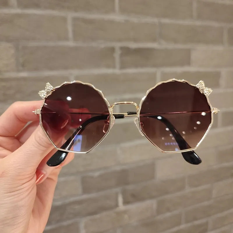 Summer Fashion Kids Sunglasses Trendy Bowknot Metal Frame Sun Glasses for Boys Girls Outdoor Anti UV Eyewear UV400