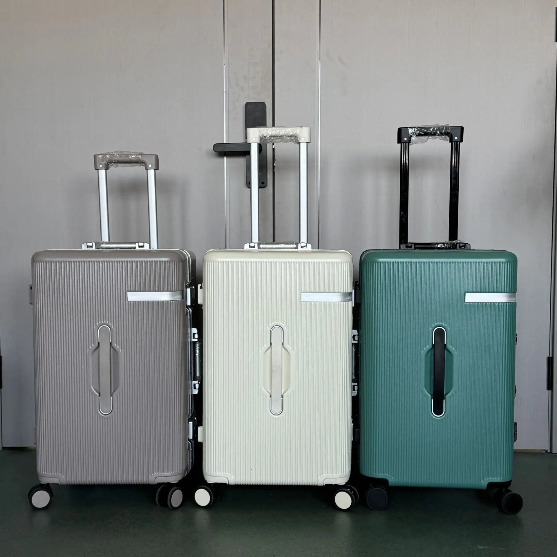 2026 New Luggage Aluminum Frame  ABS+PC 26/28 inch Large Size Travel Suitcases 20inch Cabin Bag Password Trolley Case