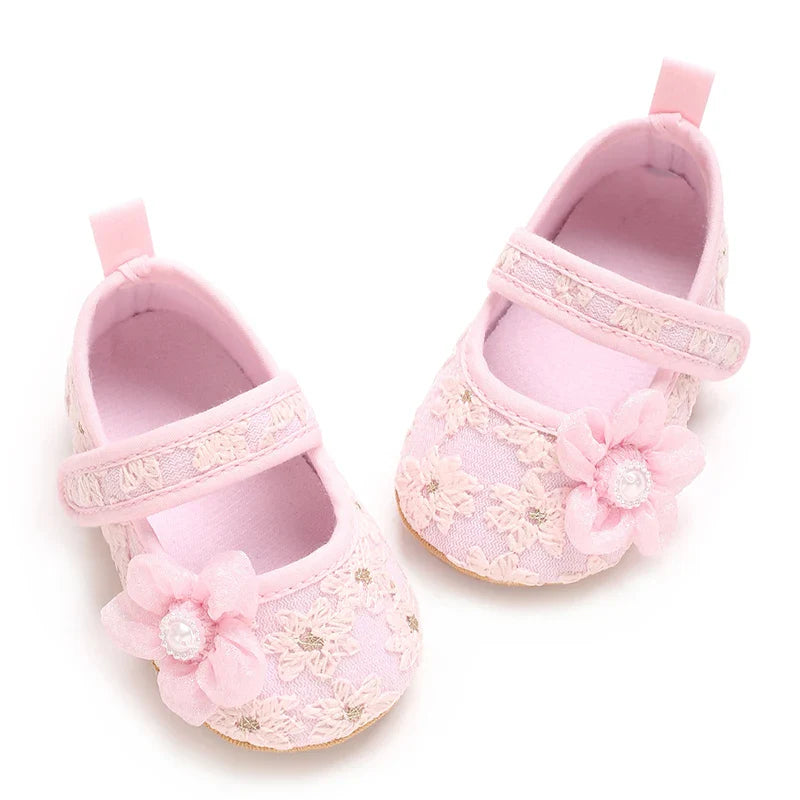 New Baby Shoes Lace Embroidered Shoes Exquisite Princess Shoes Anti Slip Soft Soled Women's Baby Walking Shoes
