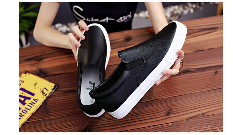 New Shoes for Men Leather Casual Shoes Spring Fashion Concise Flat Shoes 2 Colors Slip-on Loafers   (Available)