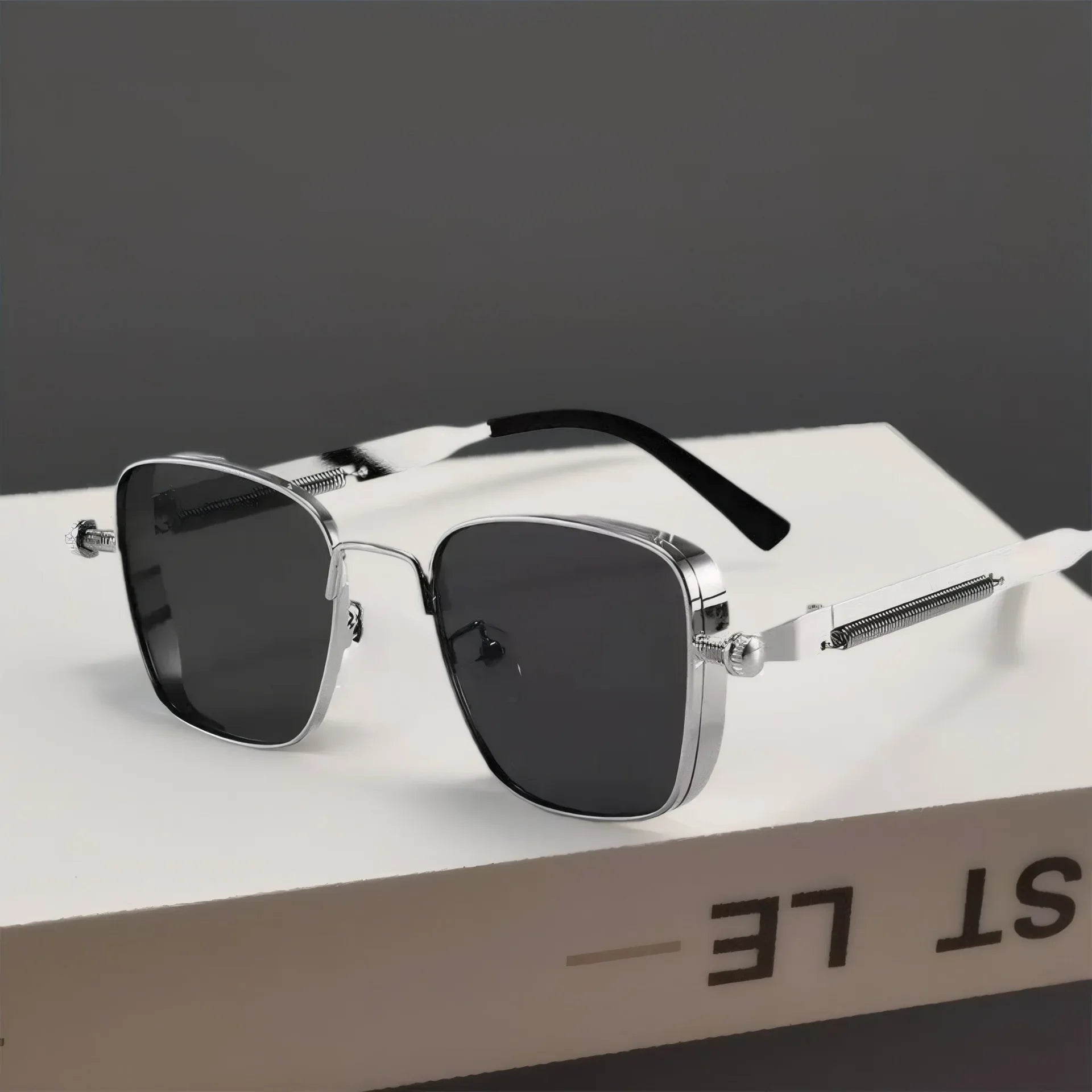 Men Driving Sunglasses Vintage Steampunk Square Sun Glasses Eyewear Metal Frame with Spring Hinges Women Eyepiece Trendy Goggles