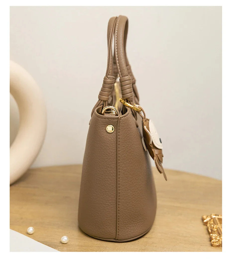 New Bucket Bag for Women, Fashionable and Versatile, Handheld, Diagonal, High End, Single Shoulder, Small and Unique Design
