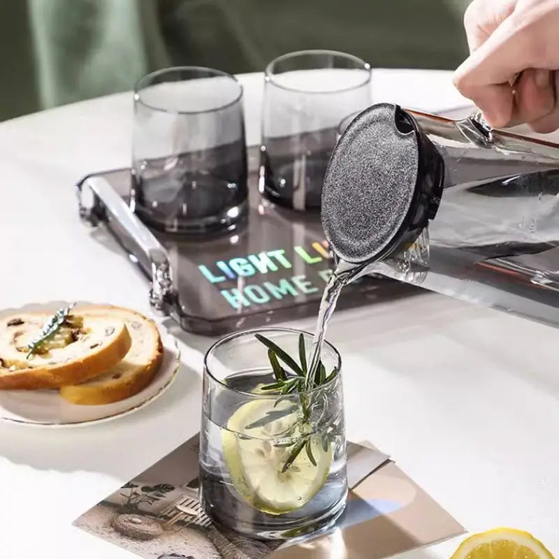 INS-style glass cups,colored trapezoidal couple's household whiskey glasses, bar and hotel mouthwash cups, beer mugs, water cups