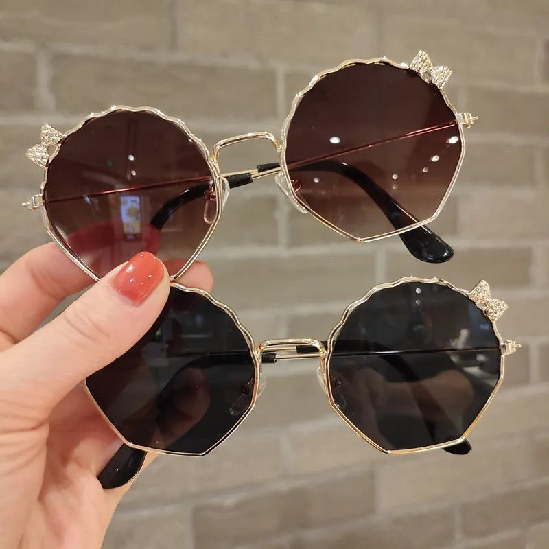Summer Fashion Kids Sunglasses Trendy Bowknot Metal Frame Sun Glasses for Boys Girls Outdoor Anti UV Eyewear UV400